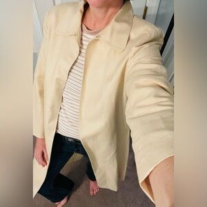 Elegant Women's Cream Trench Coat